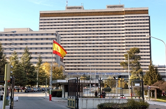 Mantenimiento, conservación y limpieza de jardines, aceras y viales en el Hospital Gómez Ulla en Madrid