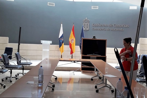 Servicio de limpieza en las dependencias adscritas a la Secretaría General técnica de la Consejería de Hacienda del Gobierno de Canarias