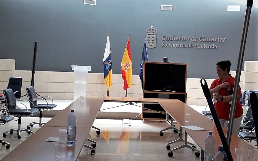 Servicio de limpieza en las dependencias adscritas a la Secretaría General técnica de la Consejería de Hacienda del Gobierno de Canarias