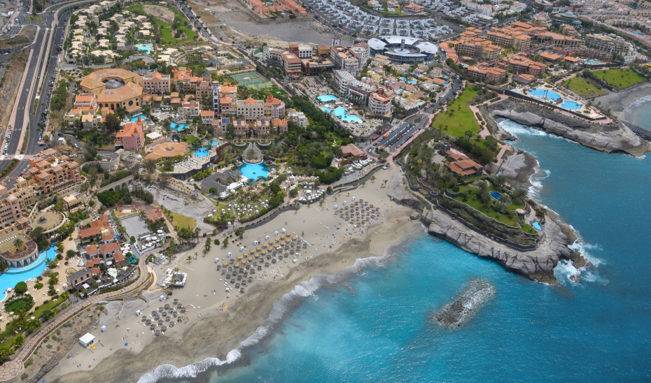 Servicio de recogida y transporte de residuos, limpieza viaria y de otros espacios públicos del municipio de Adeje (Tenerife) Años 2026-vigente